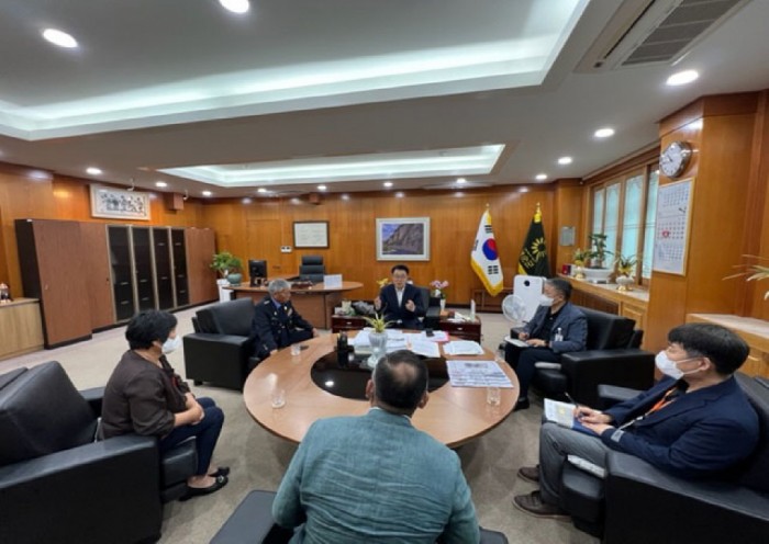 구복규 화순군수와 의용소방대연합회 관계자의 간담회 모습
